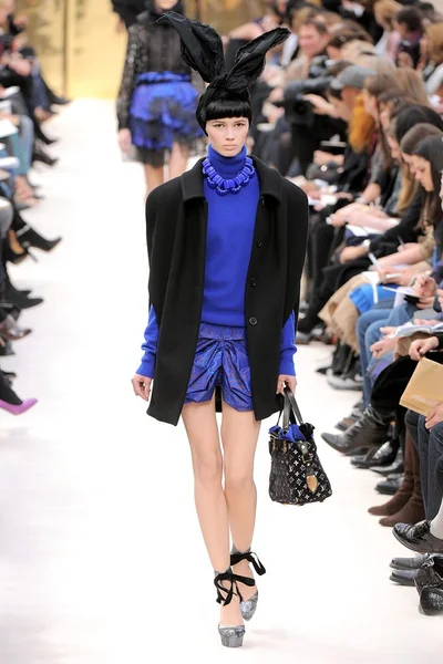 Look 15